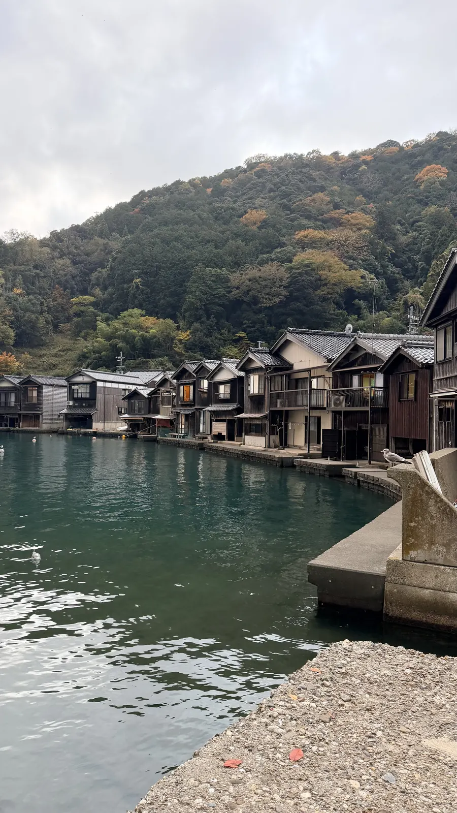 Les maisons-bateaux de la baie d’Ine
