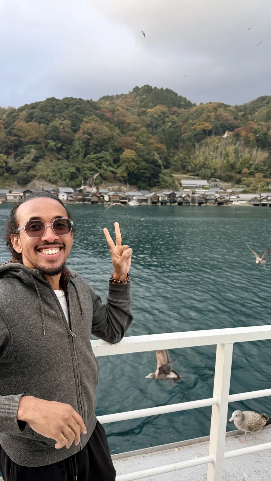 Marc en bateau dans la baie d’Ine