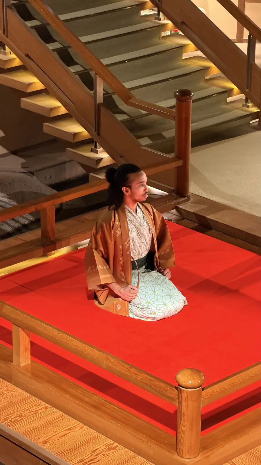 Marc en kimono, shamisen en main
